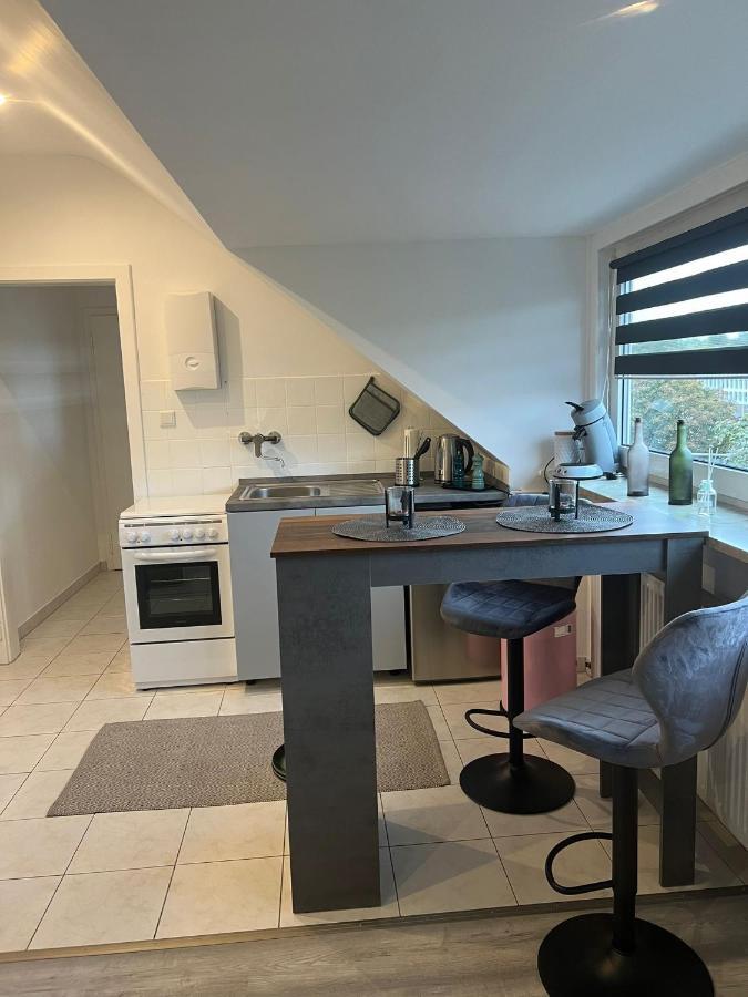 25 Qm Ferienwohnung Neuss Furth Exterior photo