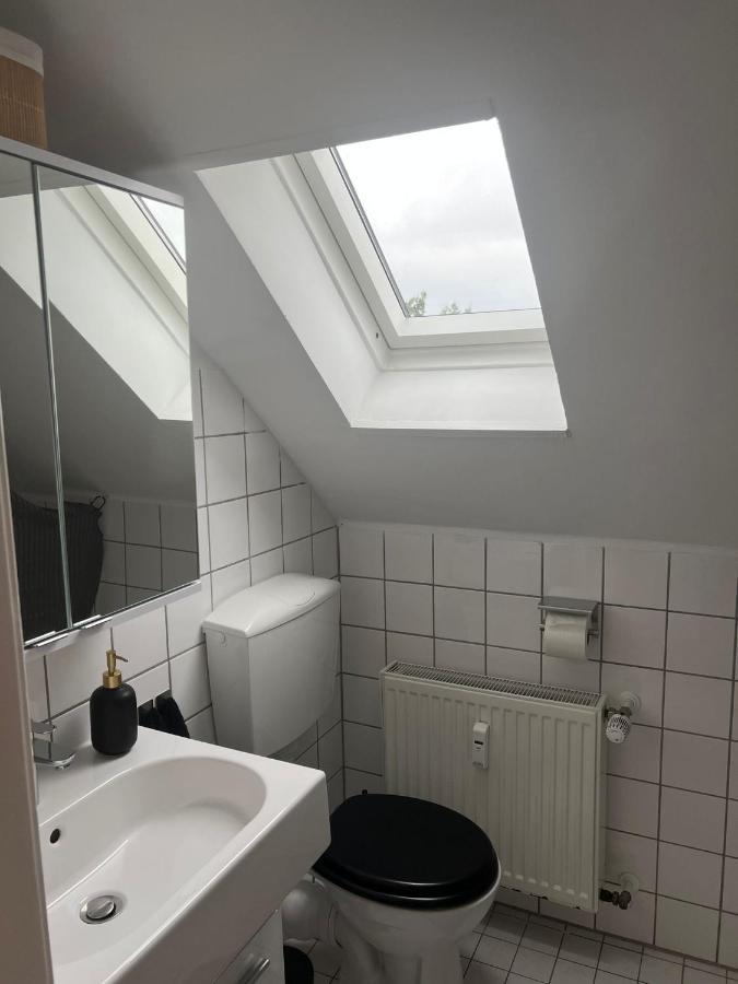 25 Qm Ferienwohnung Neuss Furth Exterior photo
